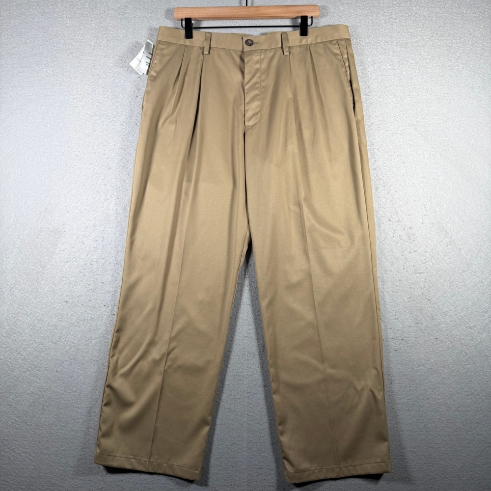 Dockers Mens Khaki Classic Fit Pleated Pants W36 L29 Permanent Press No Wrinkles